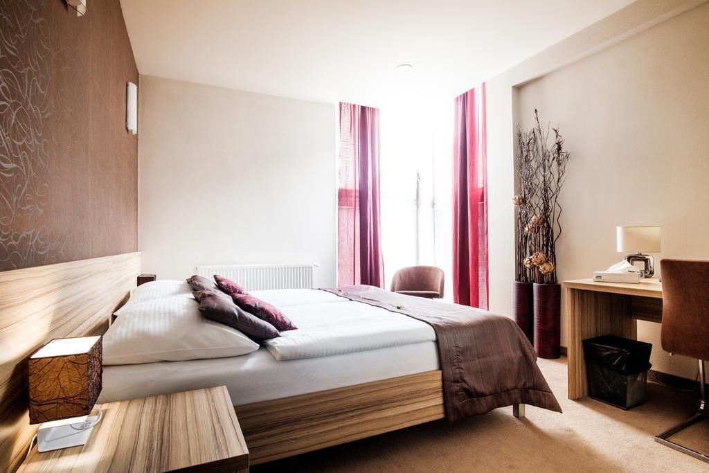 Hotel Deluxe With Free Wellness And Fitness Centrum Nitra Luaran gambar