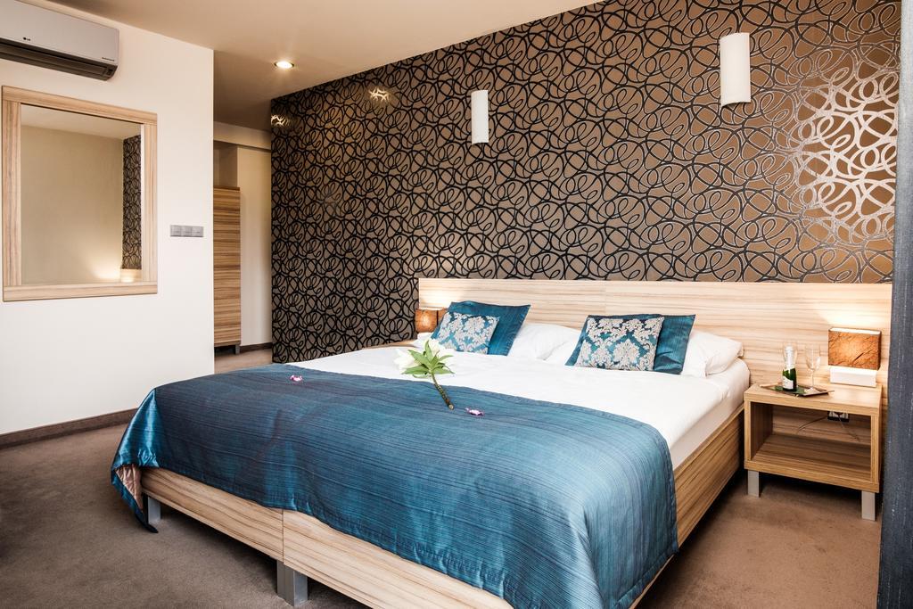 Hotel Deluxe With Free Wellness And Fitness Centrum Nitra Luaran gambar