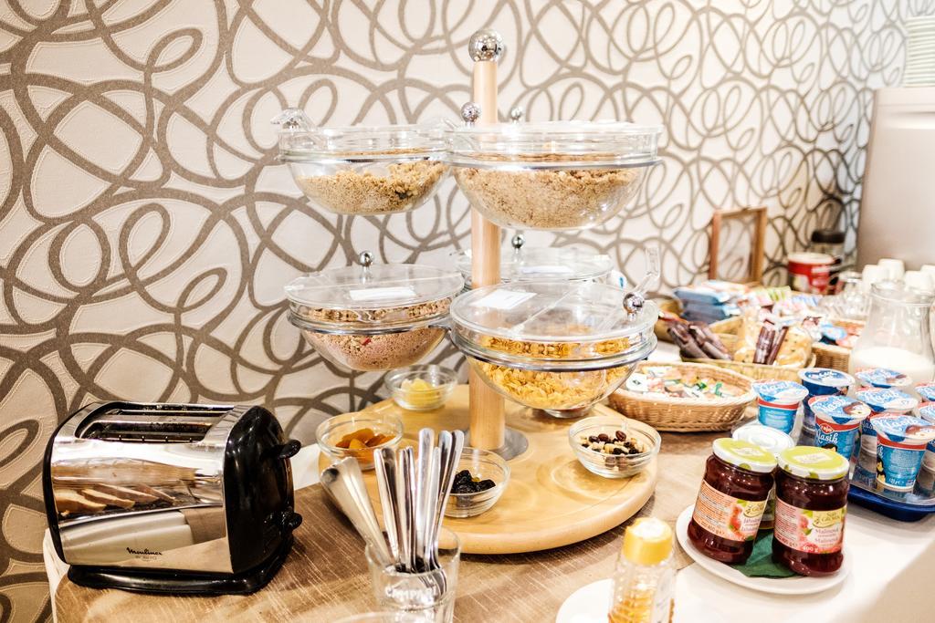 Hotel Deluxe With Free Wellness And Fitness Centrum Nitra Luaran gambar
