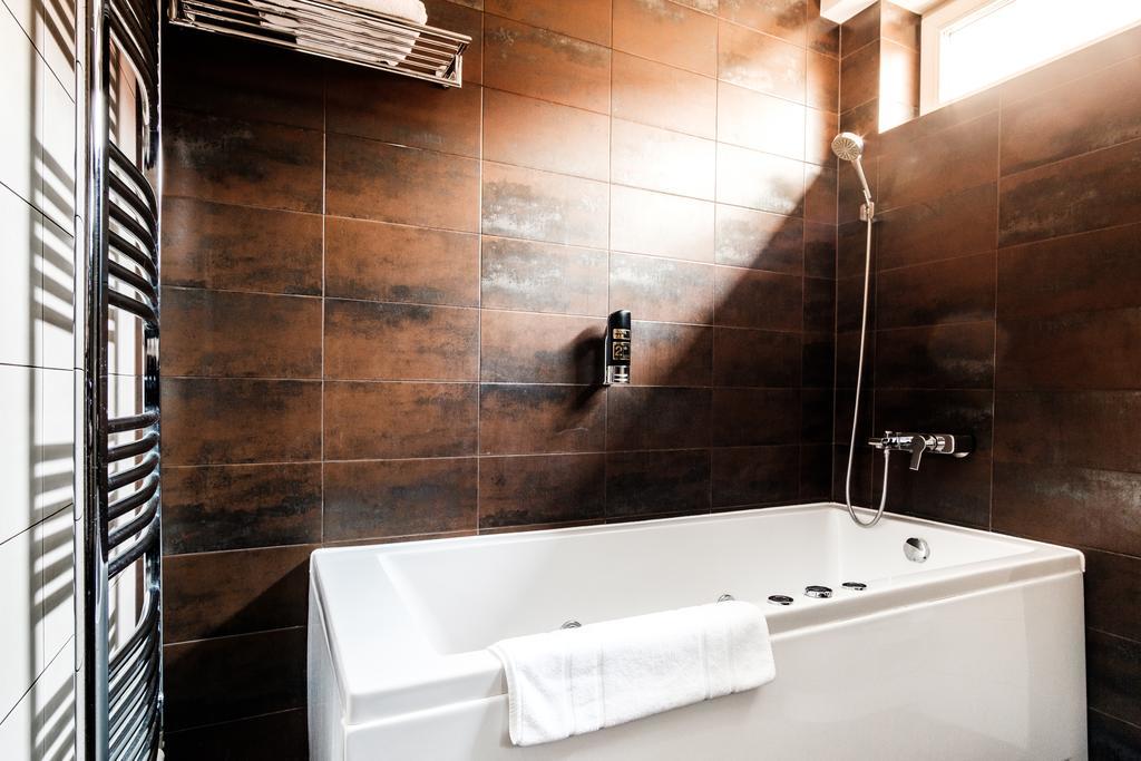 Hotel Deluxe With Free Wellness And Fitness Centrum Nitra Luaran gambar